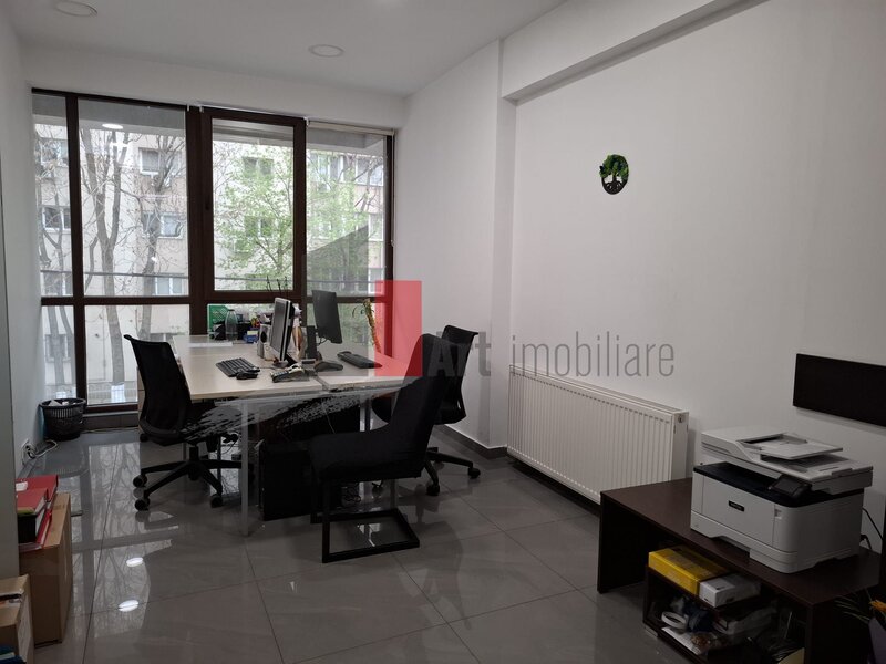 Spatiu in imobil nou, intrare separata.
